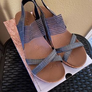 New Skechers Beverlee wedges. Black. 8.